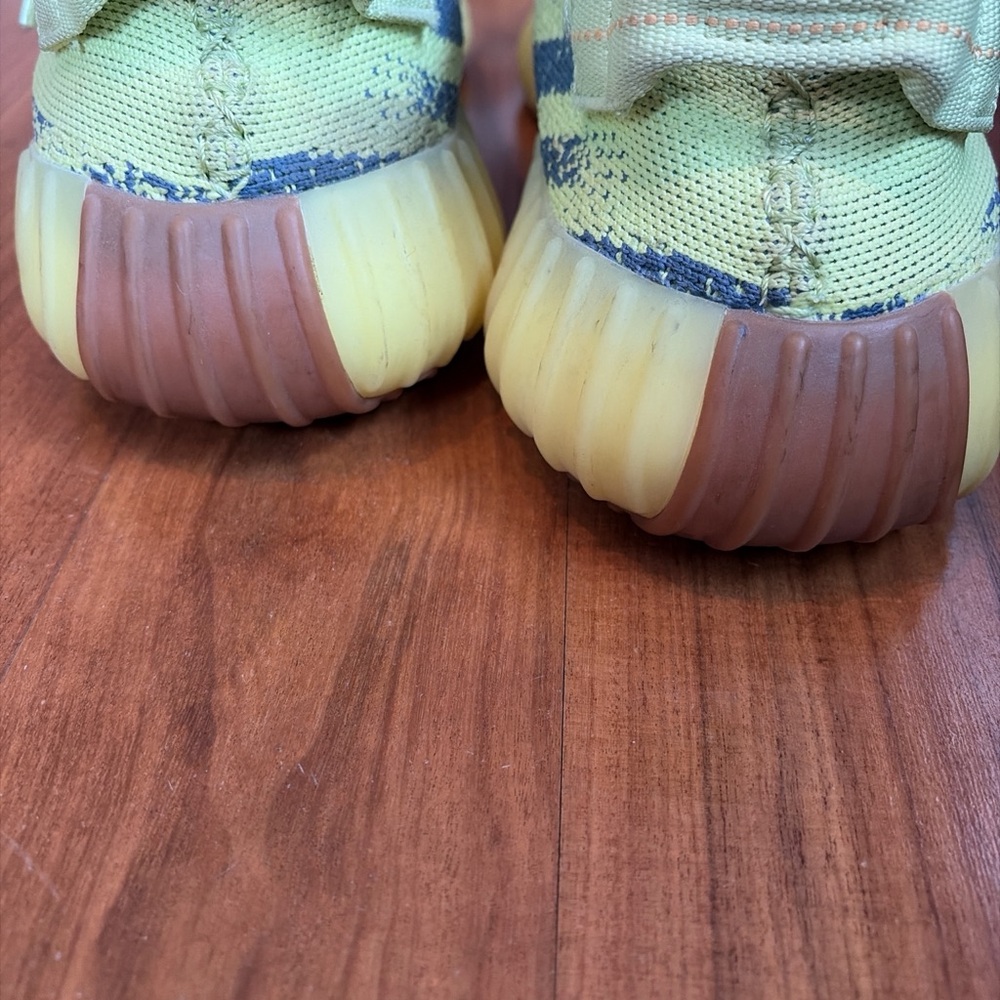 Adidas Yeezy Boost 350 V2 - Yellow - Picture 7 of 8
